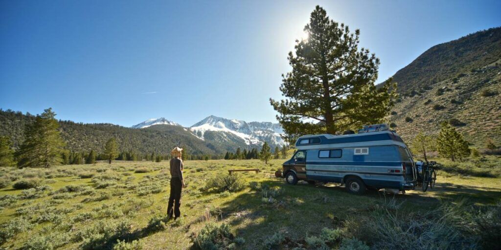 Benefits of Choosing a Small Campervan for Your Autumn Road Trip in Japan